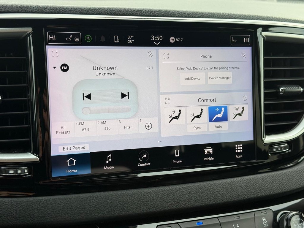 Chrysler Pacifica Vehicle Full-screen Gallery Image 19