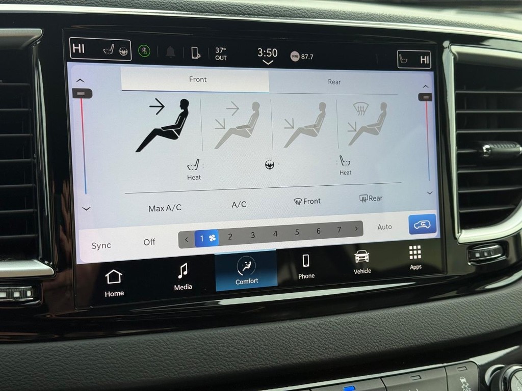 Chrysler Pacifica Vehicle Full-screen Gallery Image 21