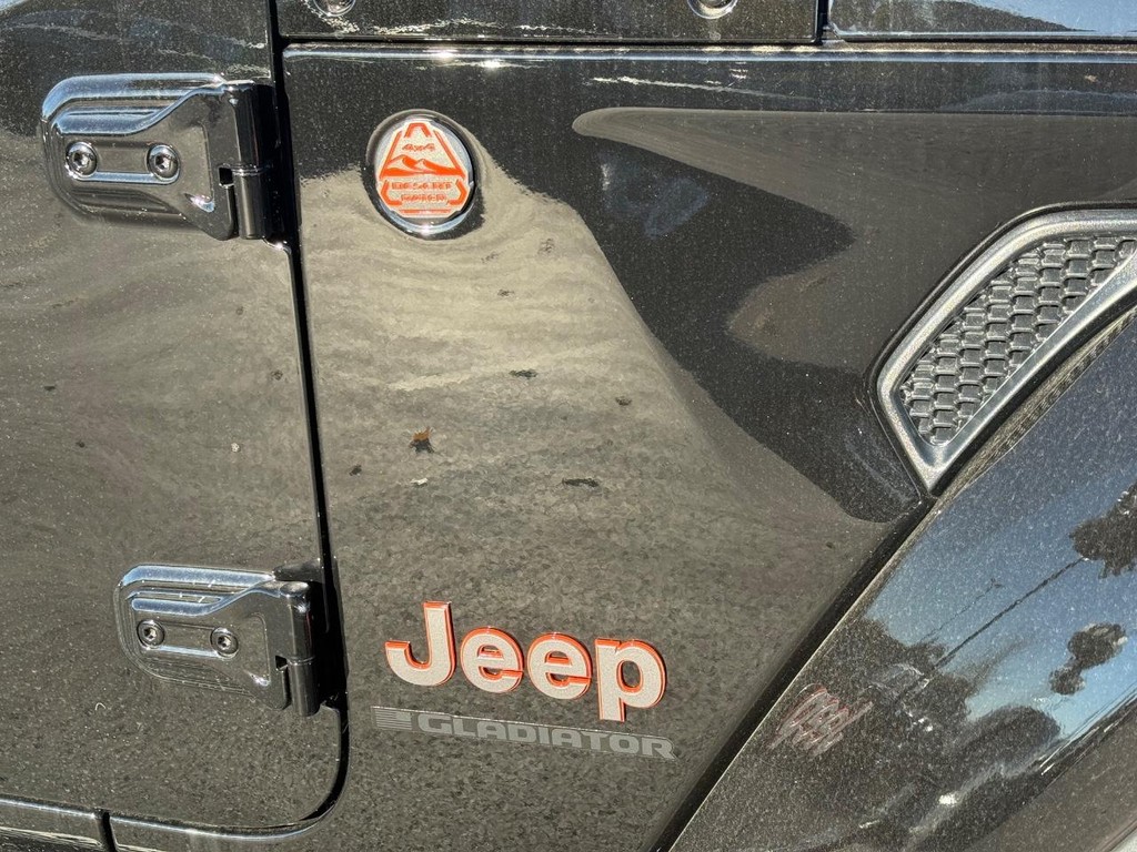 Jeep Gladiator Vehicle Full-screen Gallery Image 07