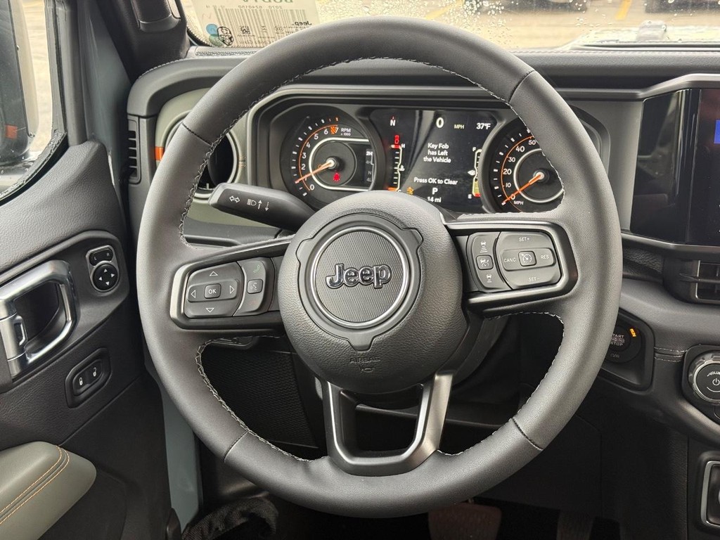 Jeep Gladiator Vehicle Full-screen Gallery Image 09