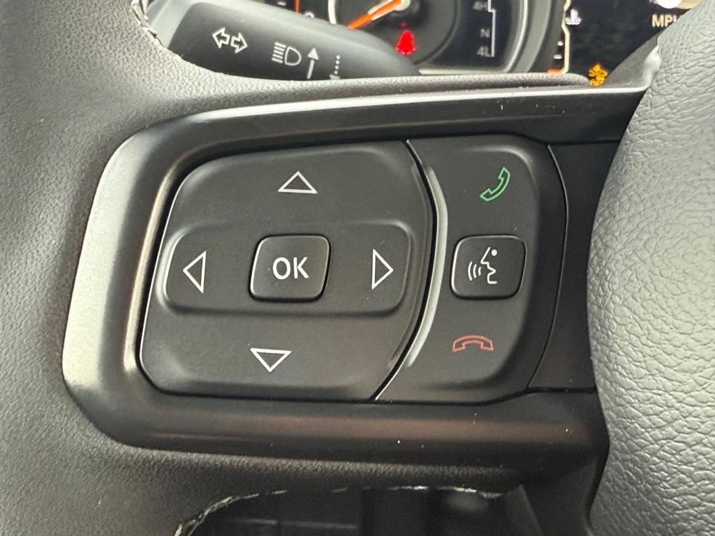 Jeep Gladiator Vehicle Full-screen Gallery Image 10