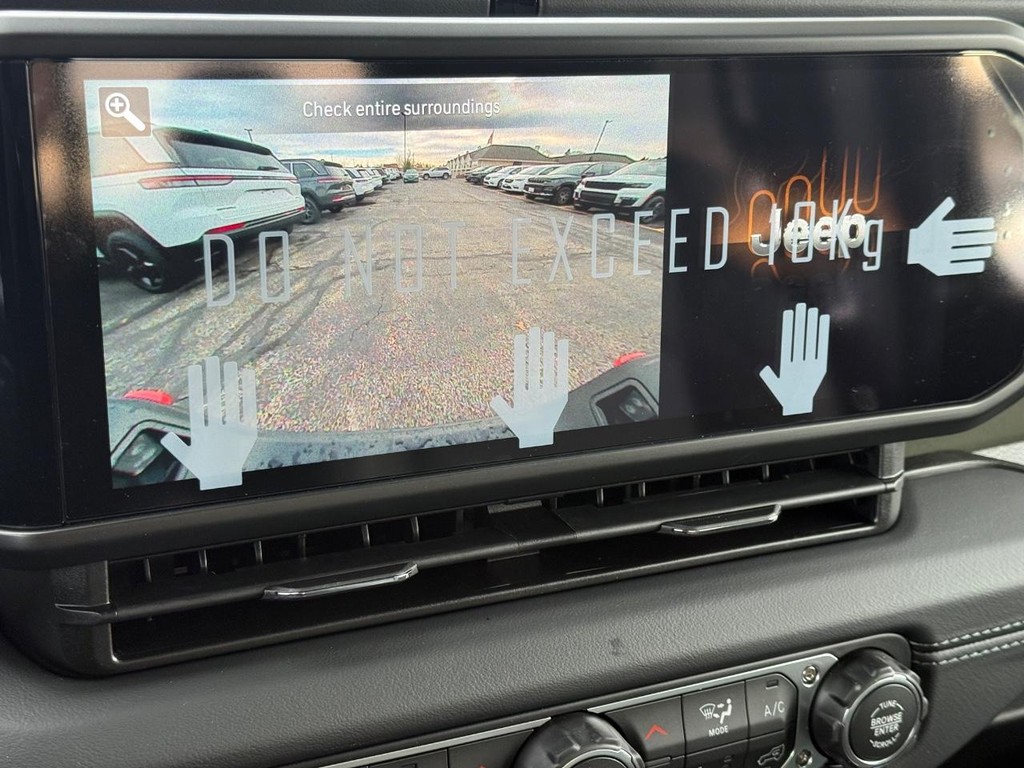 Jeep Gladiator Vehicle Full-screen Gallery Image 14