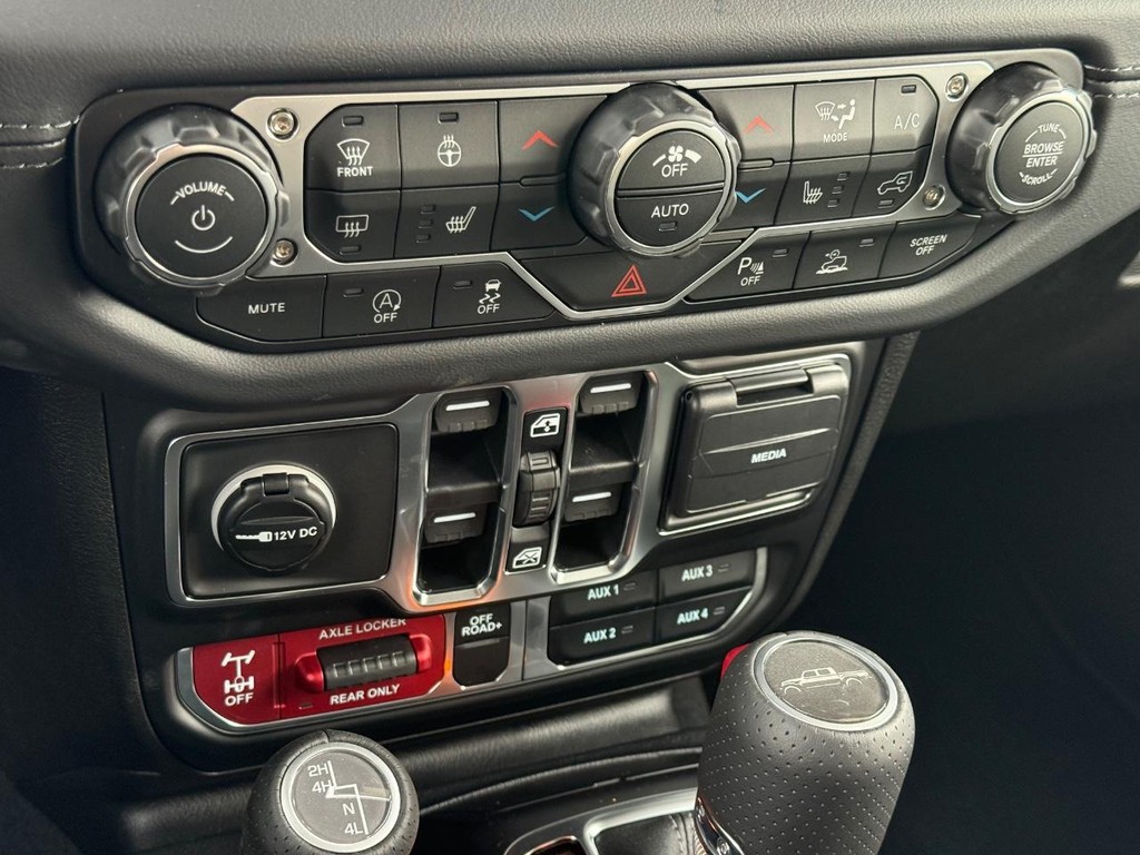 Jeep Gladiator Vehicle Full-screen Gallery Image 15
