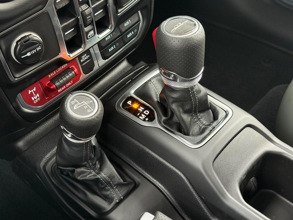 Jeep Gladiator Vehicle Full-screen Gallery Image 16