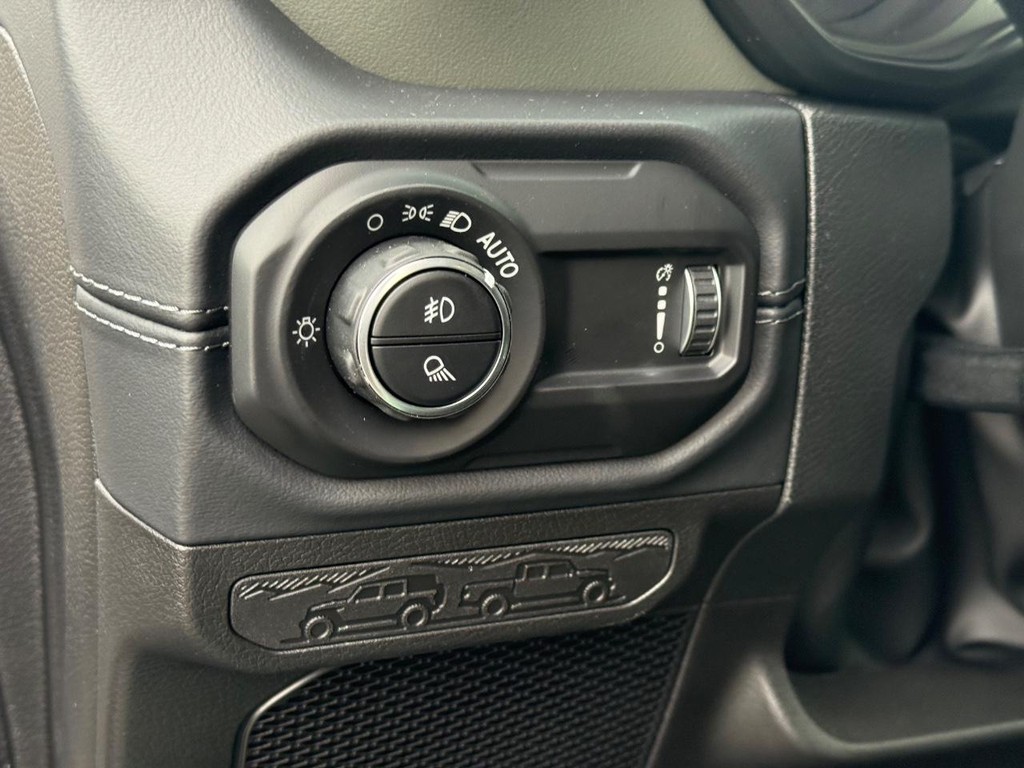 Jeep Gladiator Vehicle Full-screen Gallery Image 18