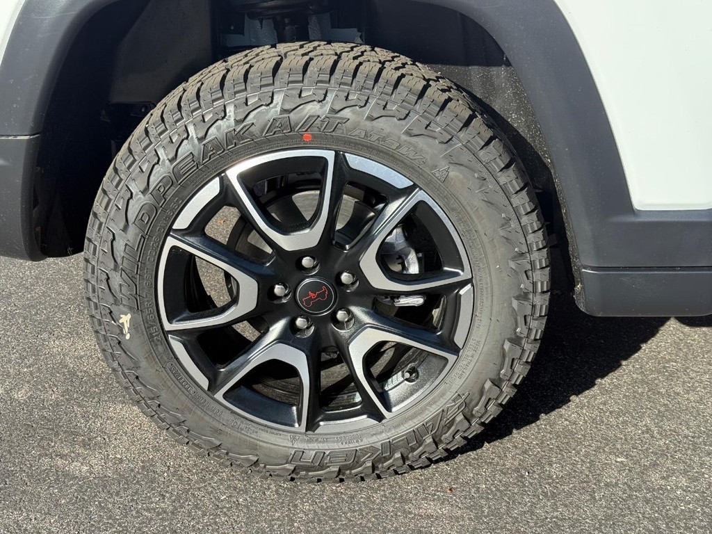 Jeep Compass Vehicle Full-screen Gallery Image 05