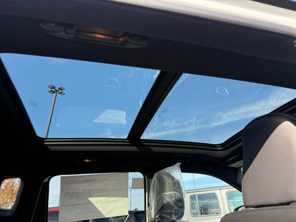 Jeep Compass Vehicle Full-screen Gallery Image 07