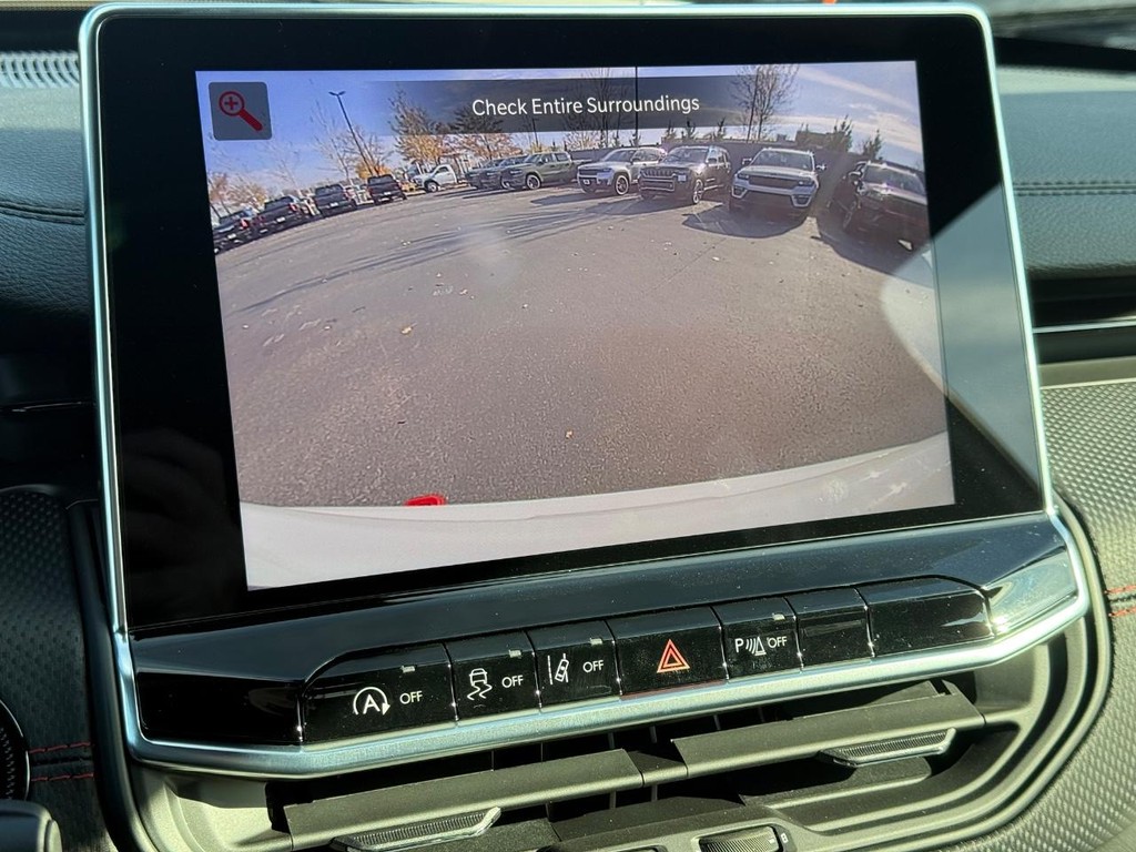 Jeep Compass Vehicle Full-screen Gallery Image 14