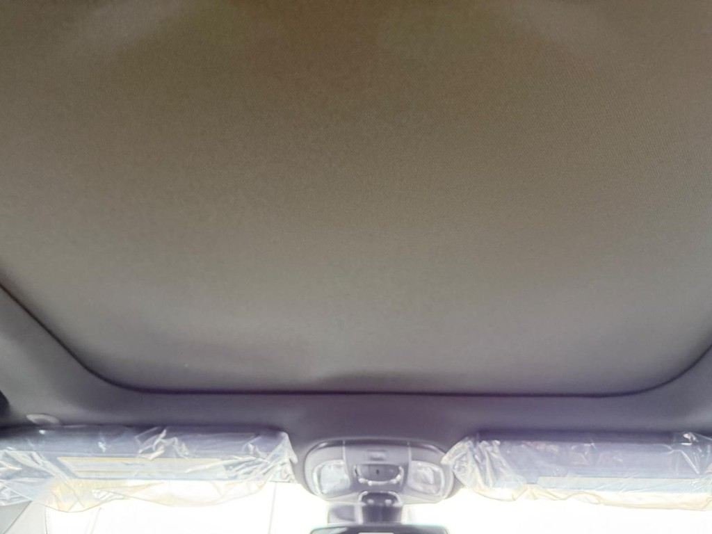 Jeep Compass Vehicle Full-screen Gallery Image 10