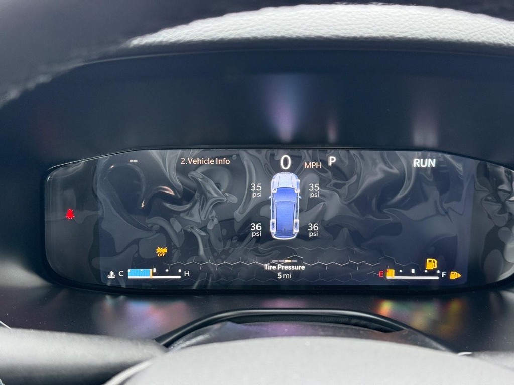 Jeep Compass Vehicle Full-screen Gallery Image 16