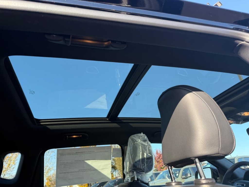 Jeep Compass Vehicle Full-screen Gallery Image 07