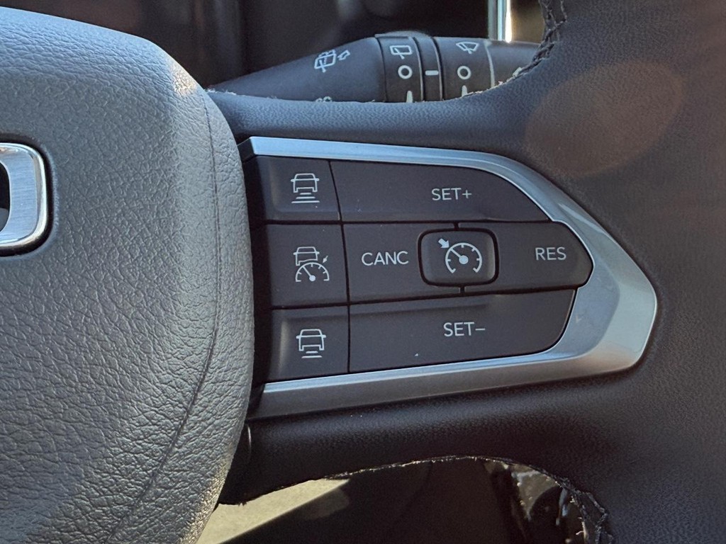 Jeep Compass Vehicle Full-screen Gallery Image 11