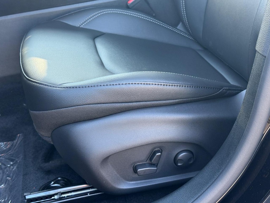 Jeep Compass Vehicle Full-screen Gallery Image 21