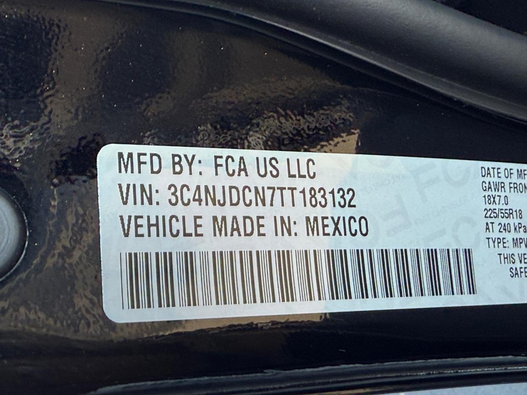 Jeep Compass Vehicle Full-screen Gallery Image 22