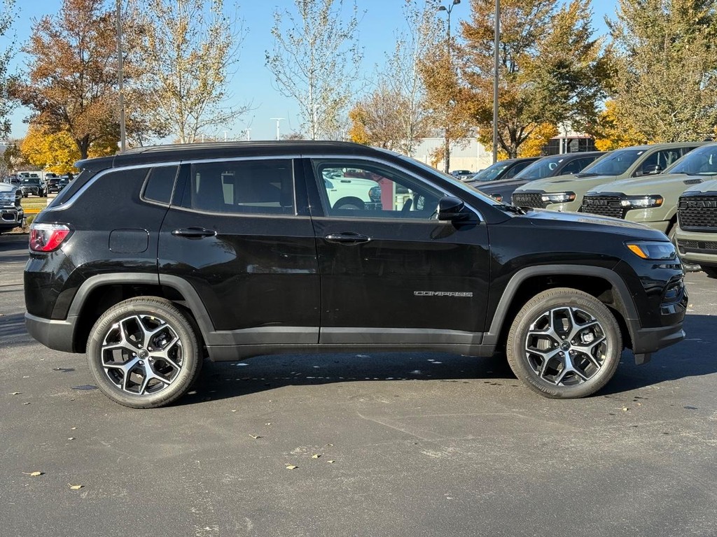 Jeep Compass Vehicle Full-screen Gallery Image 03