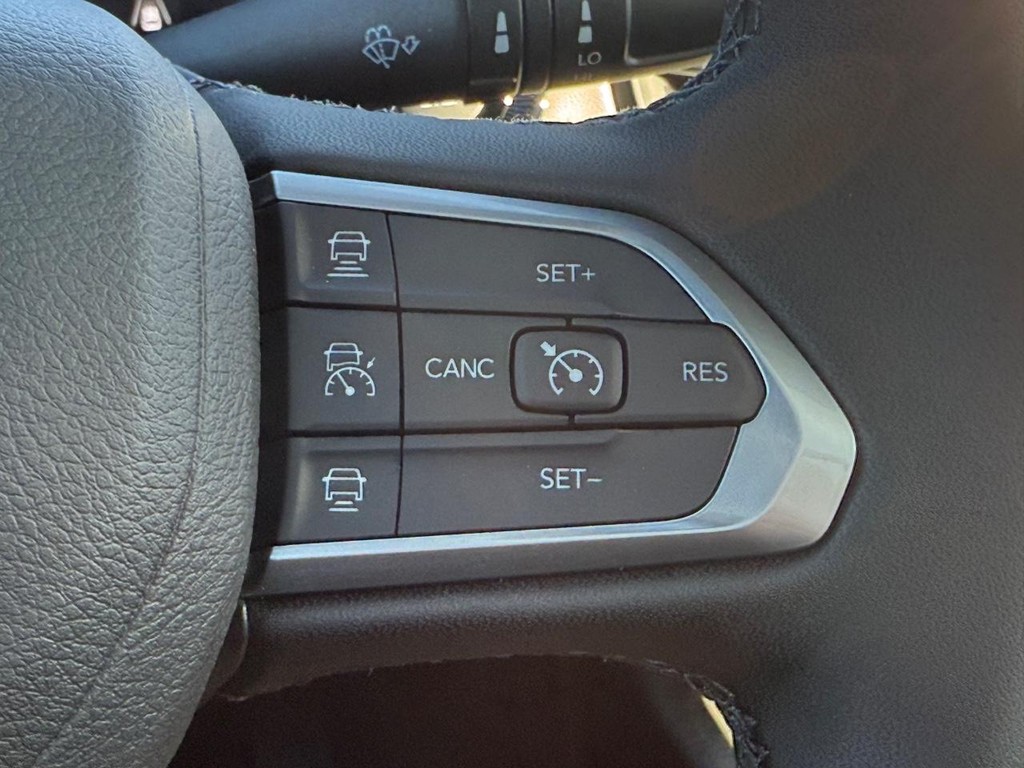 Jeep Compass Vehicle Full-screen Gallery Image 11