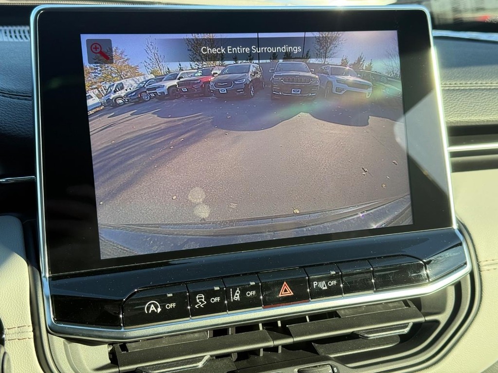 Jeep Compass Vehicle Full-screen Gallery Image 14