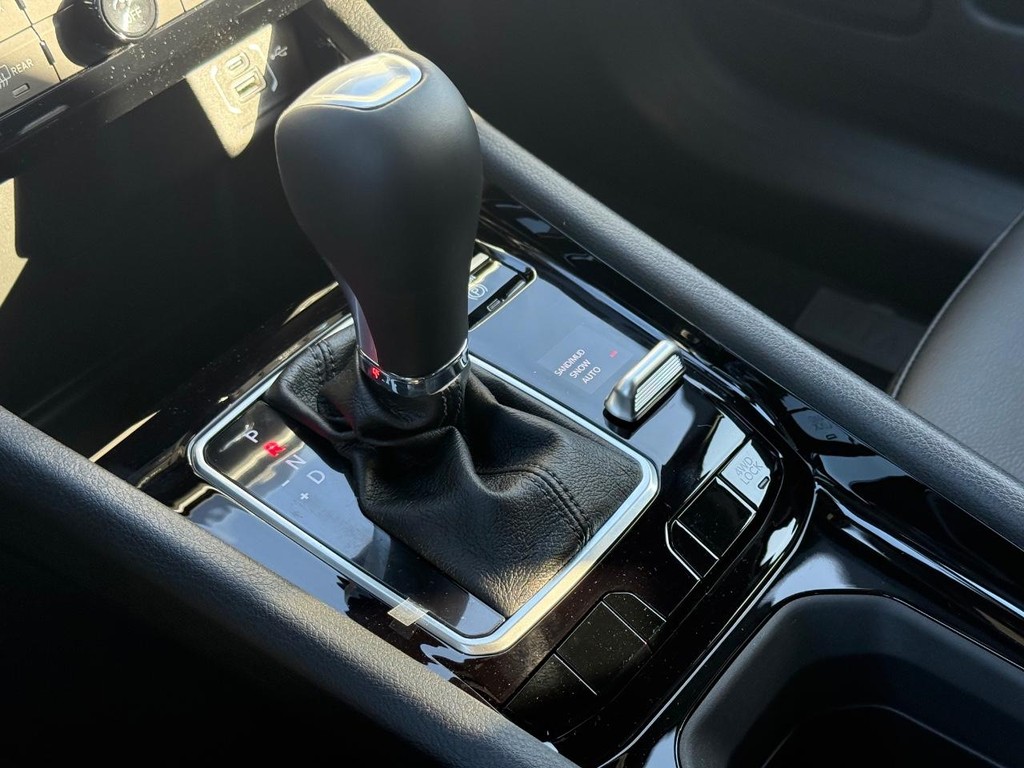 Jeep Compass Vehicle Full-screen Gallery Image 16