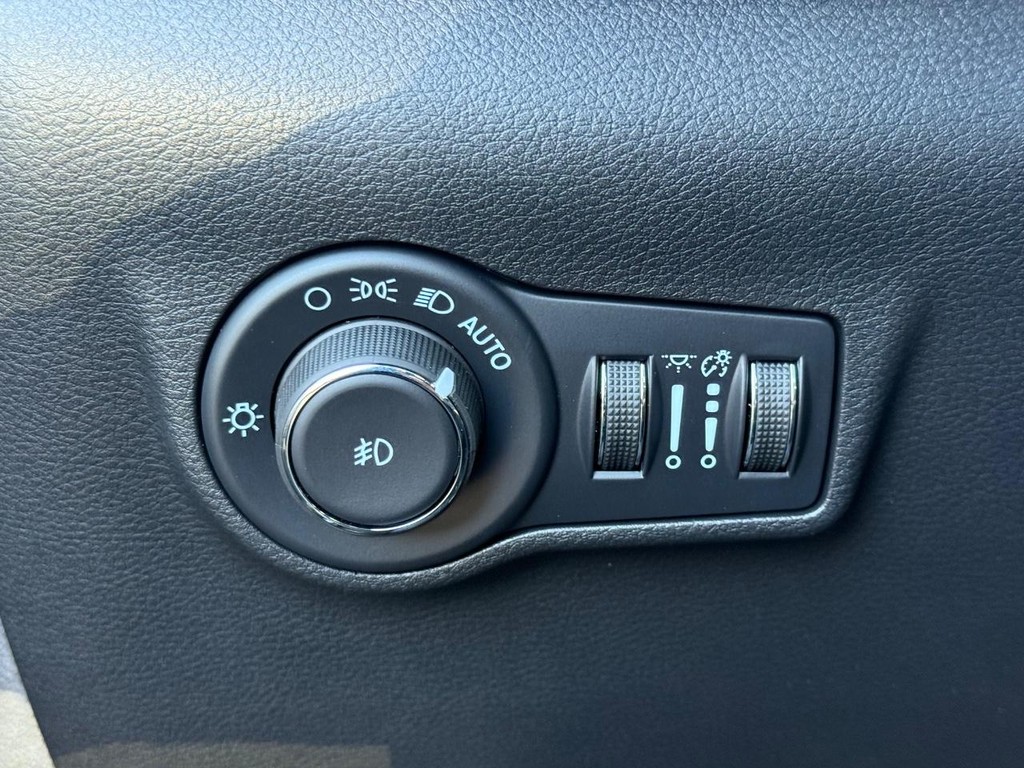 Jeep Compass Vehicle Full-screen Gallery Image 18