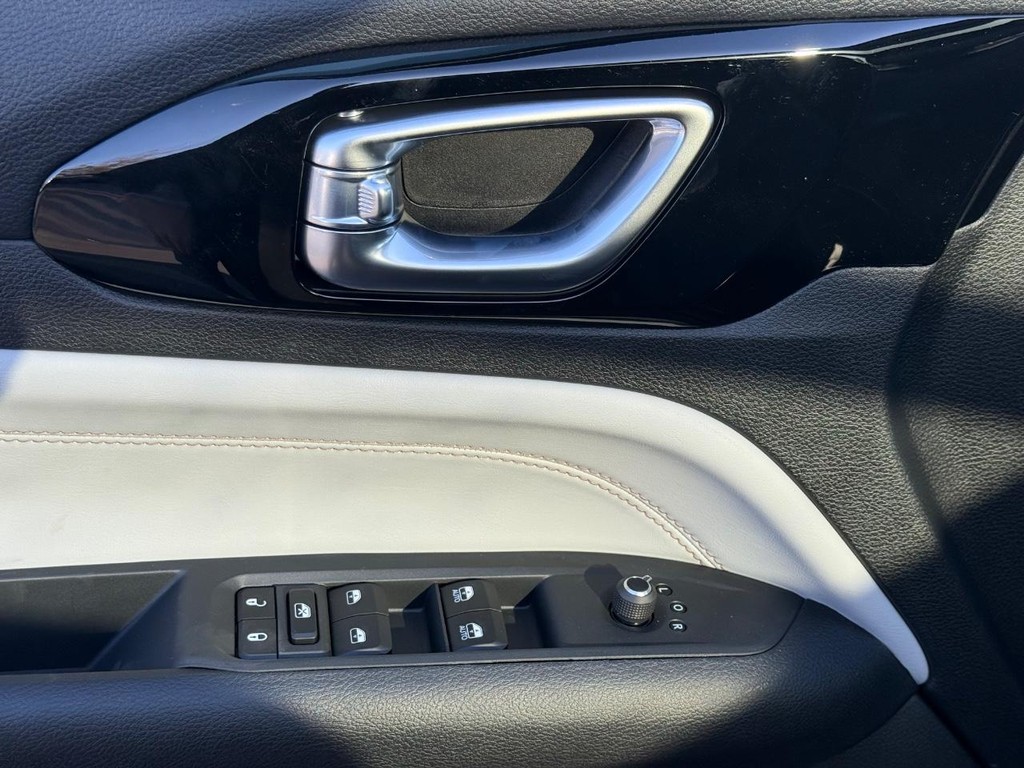 Jeep Compass Vehicle Full-screen Gallery Image 19