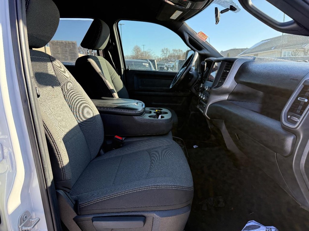 Ram 2500 Vehicle Full-screen Gallery Image 05