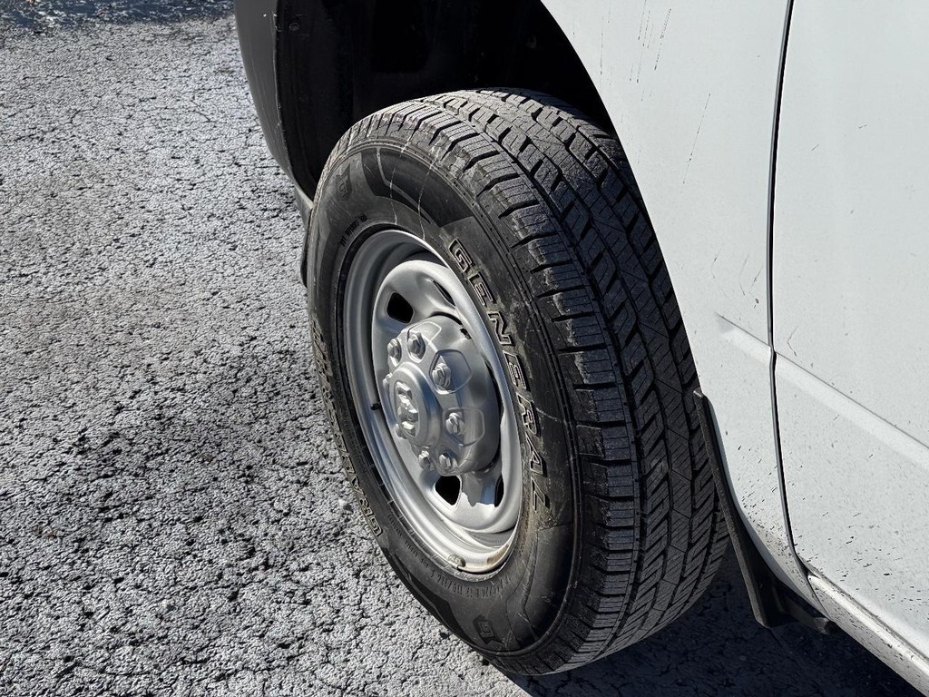 Ram 2500 Vehicle Full-screen Gallery Image 09