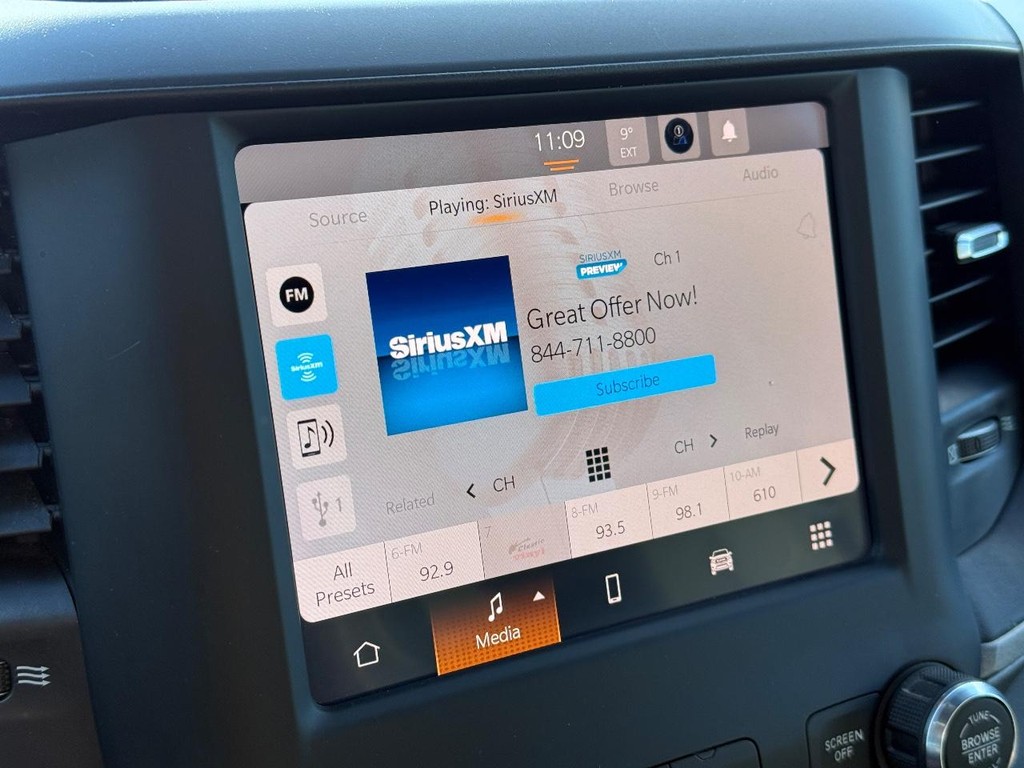 Ram 2500 Vehicle Full-screen Gallery Image 15