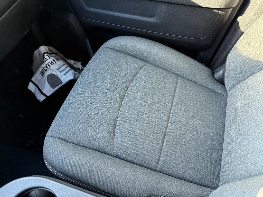 Ram 2500 Vehicle Full-screen Gallery Image 18