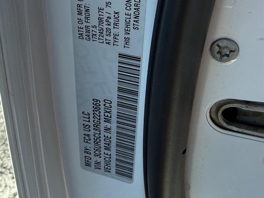 Ram 2500 Vehicle Full-screen Gallery Image 21