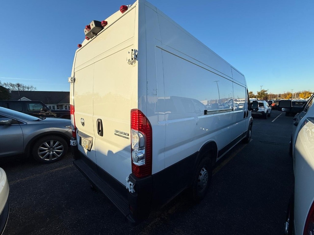 Ram ProMaster Cargo Van Vehicle Full-screen Gallery Image 02