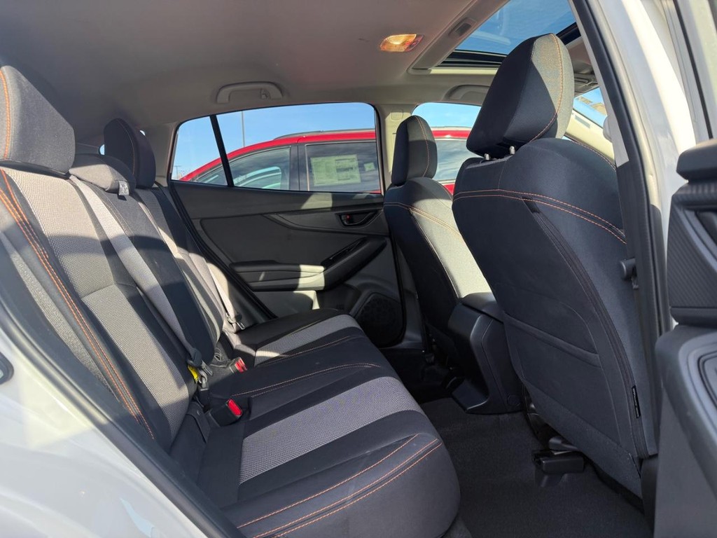 Subaru Crosstrek Vehicle Full-screen Gallery Image 11