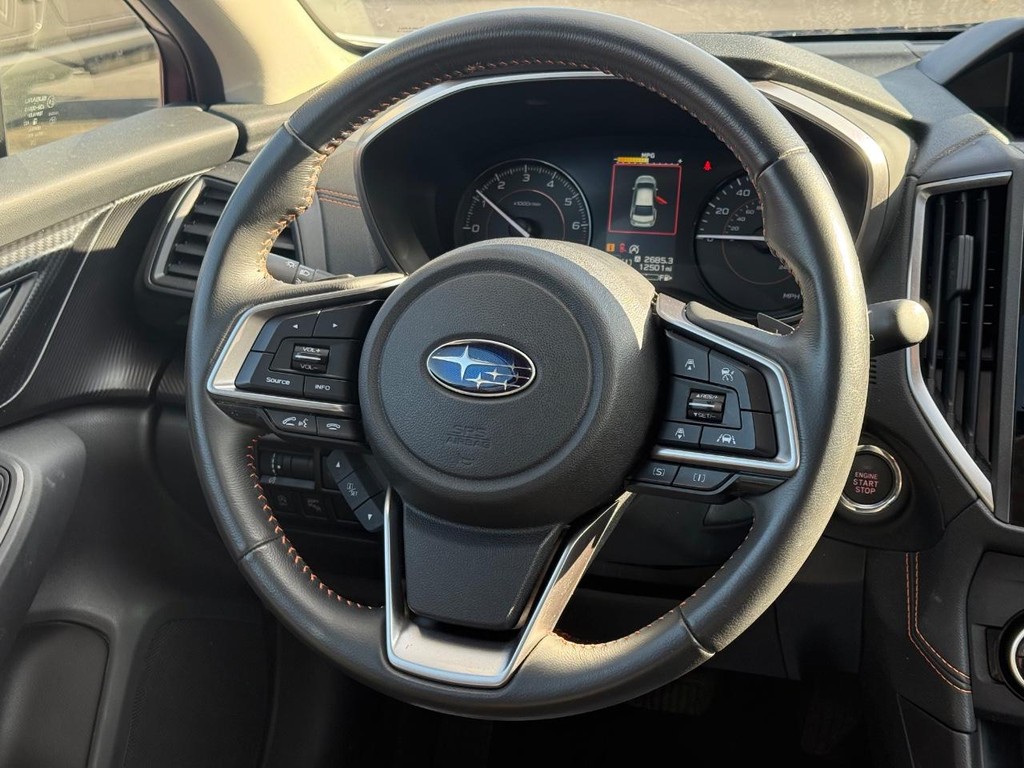 Subaru Crosstrek Vehicle Full-screen Gallery Image 14