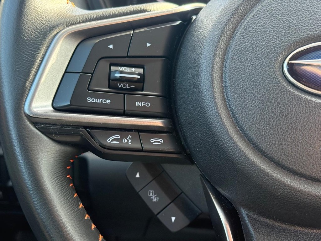 Subaru Crosstrek Vehicle Full-screen Gallery Image 15