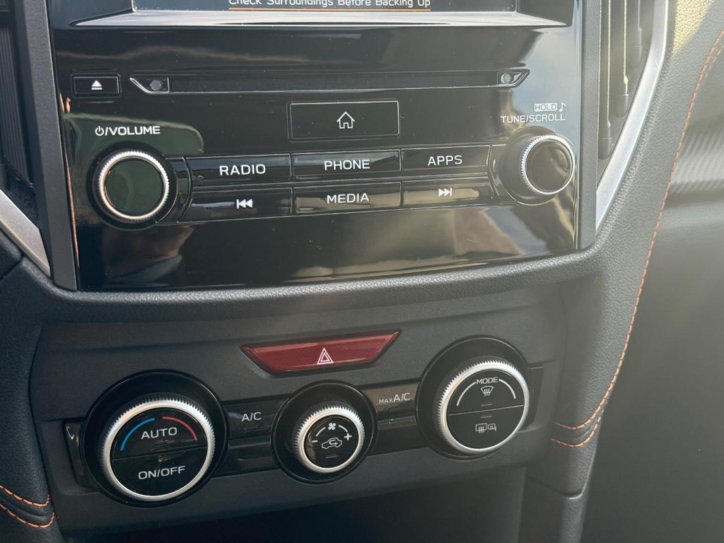 Subaru Crosstrek Vehicle Full-screen Gallery Image 20