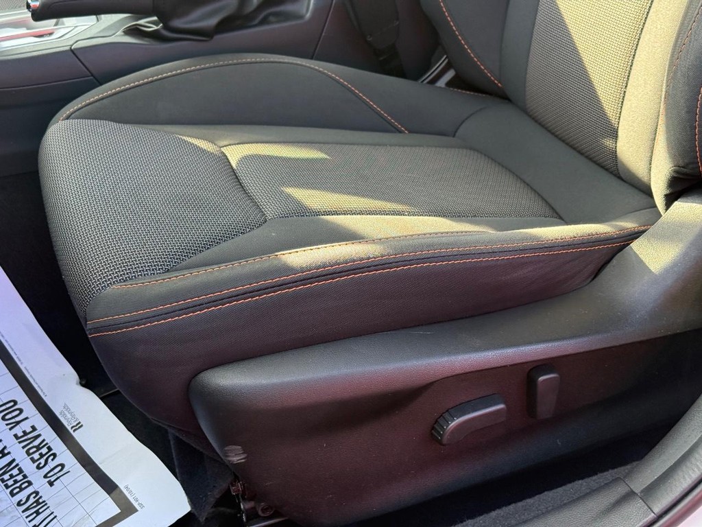 Subaru Crosstrek Vehicle Full-screen Gallery Image 28