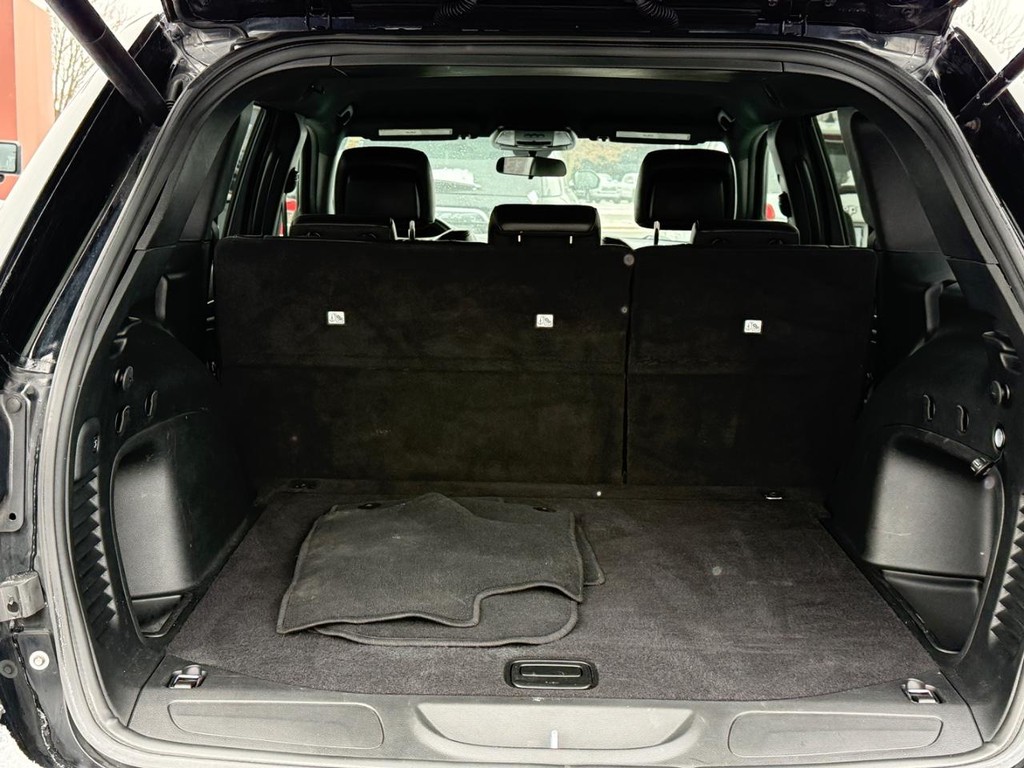 Jeep Grand Cherokee Vehicle Full-screen Gallery Image 05