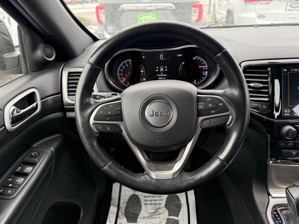 Jeep Grand Cherokee Vehicle Full-screen Gallery Image 09