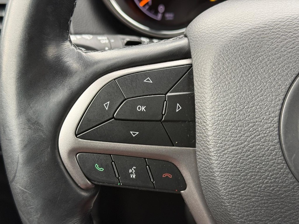 Jeep Grand Cherokee Vehicle Full-screen Gallery Image 14