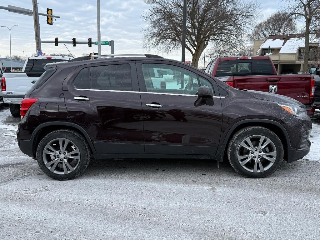 Chevrolet Trax Vehicle Full-screen Gallery Image 02