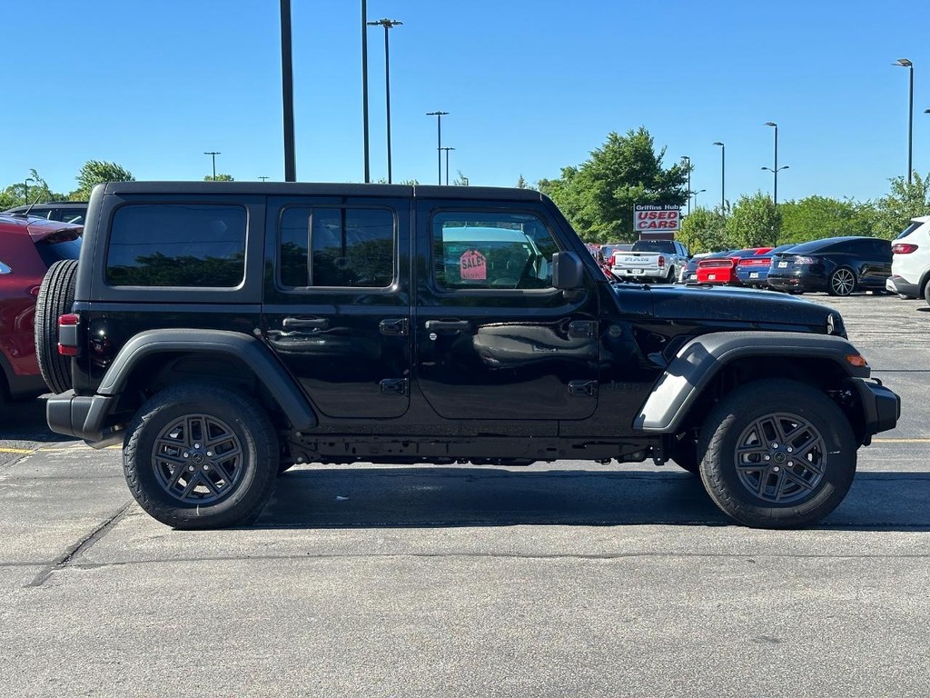 Jeep Wrangler Vehicle Full-screen Gallery Image 03