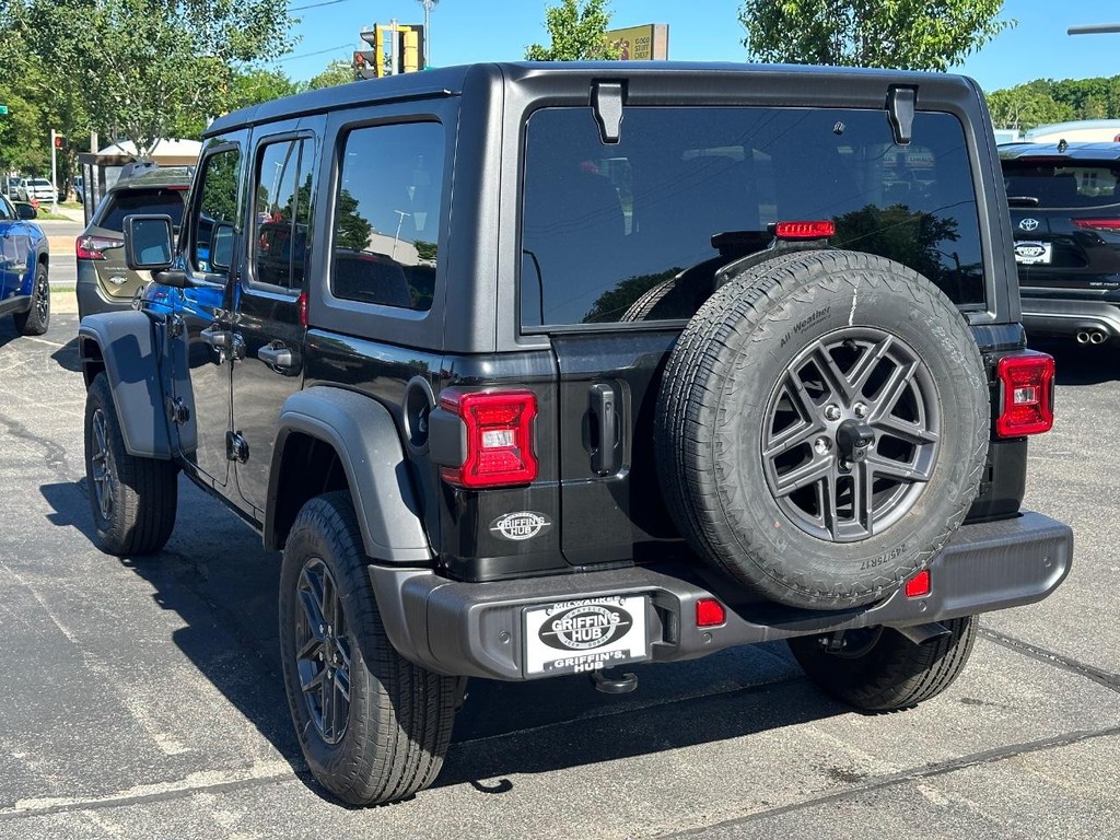 Jeep Wrangler Vehicle Full-screen Gallery Image 06
