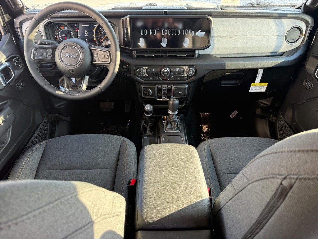 Jeep Wrangler Vehicle Full-screen Gallery Image 10