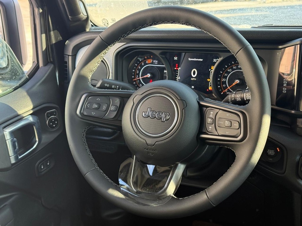 Jeep Wrangler Vehicle Full-screen Gallery Image 11