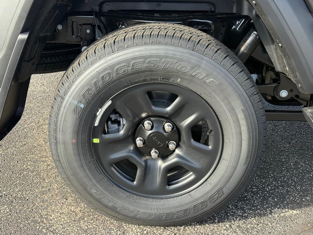 Jeep Gladiator Vehicle Full-screen Gallery Image 05