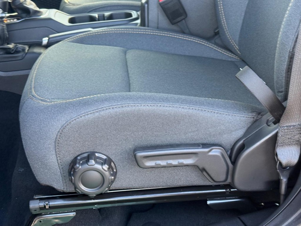 Jeep Gladiator Vehicle Full-screen Gallery Image 20