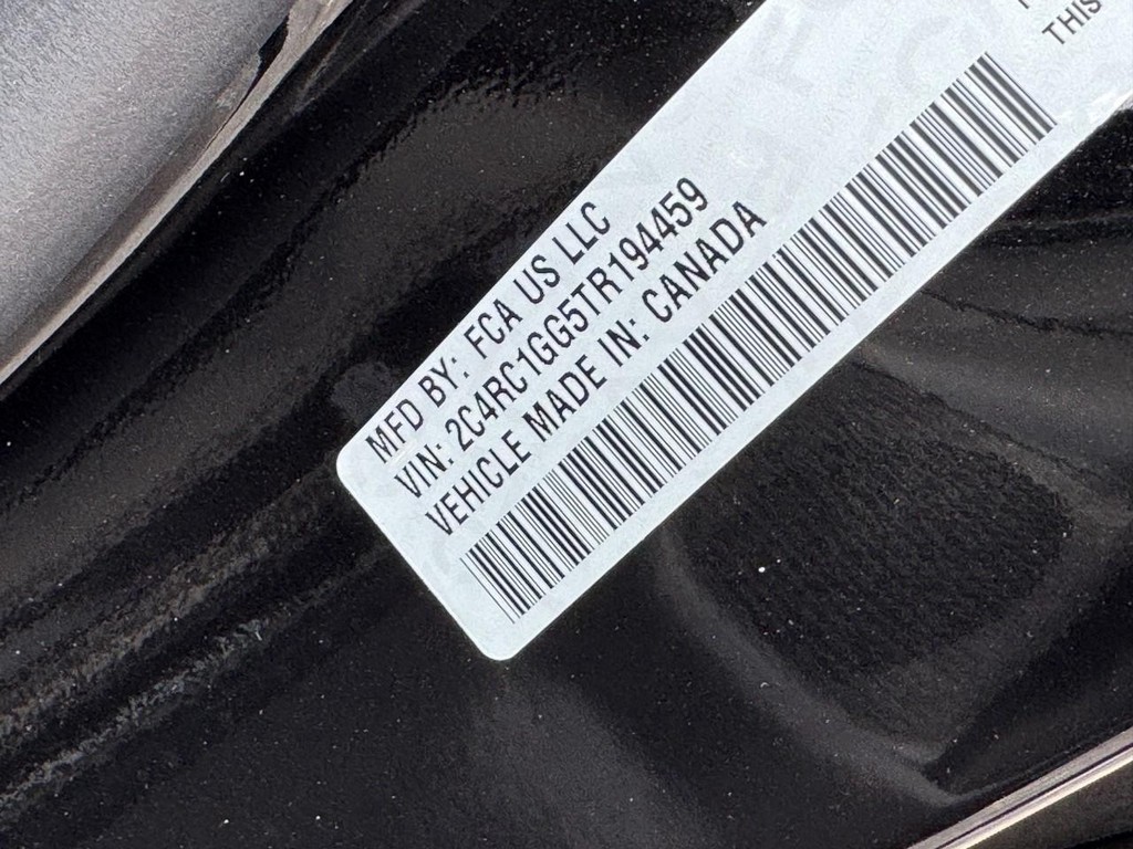 Chrysler Pacifica Vehicle Full-screen Gallery Image 13