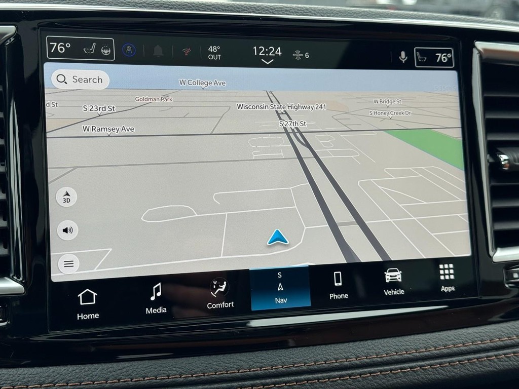 Chrysler Pacifica Vehicle Full-screen Gallery Image 18