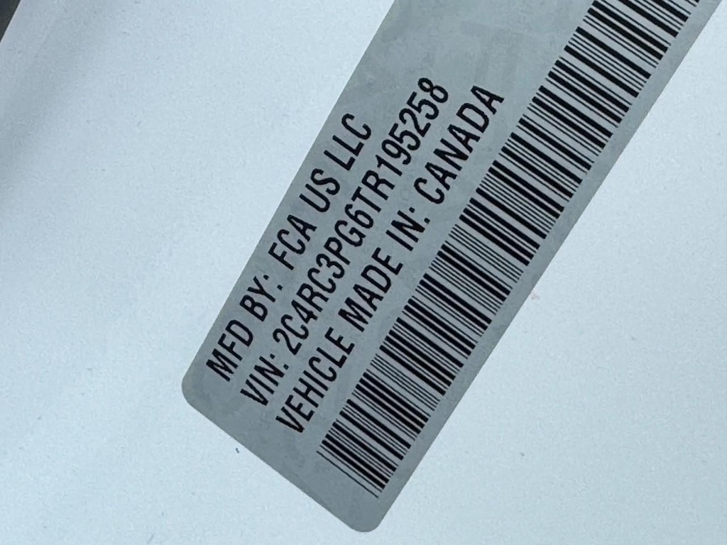 Chrysler Pacifica Vehicle Full-screen Gallery Image 20