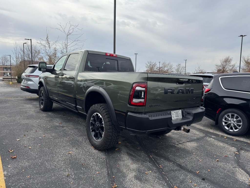 Ram 2500 Vehicle Full-screen Gallery Image 04