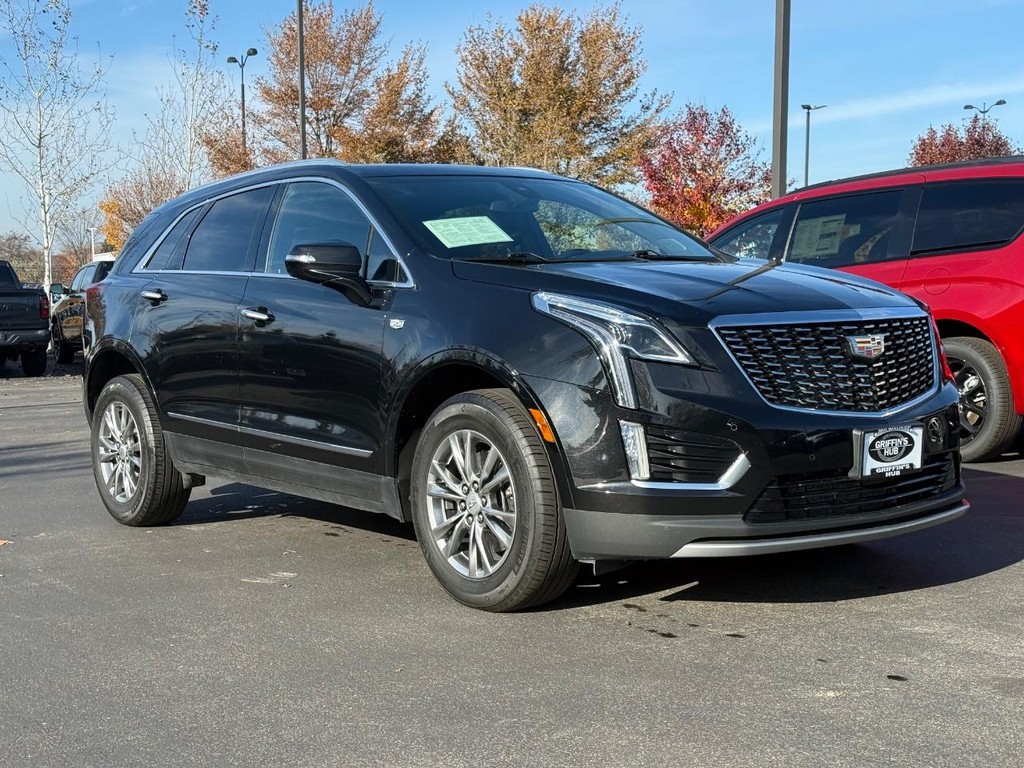 Cadillac XT5 Vehicle Full-screen Gallery Image 02